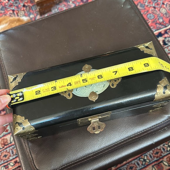 Vintage black wood and brass jewelry box - Picture 11 of 13